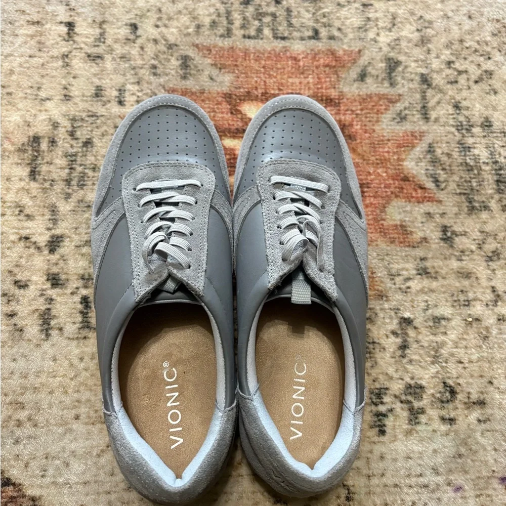 Vionic Karigan Women's Casual Comfort Shoe Size 7.5